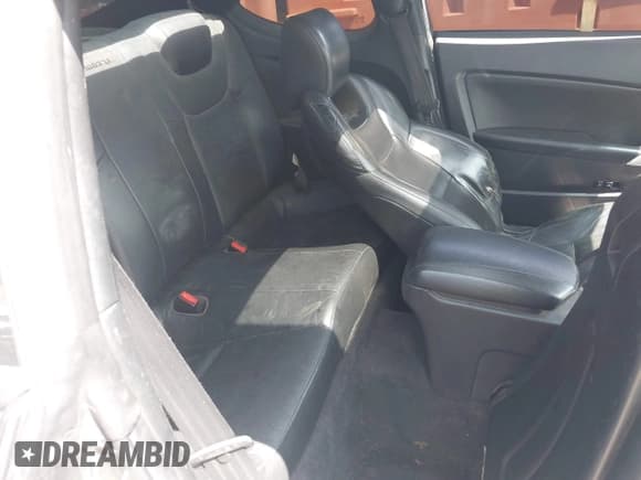 ✅ 2010 Hyundai Genesis Coupe Track • VIN: KMHHU6KHXAU004110 • Lot: 42754734. Wystawiony na IAAI z przebiegiem 176 668 mil. Bezpłatny archiwum sprzedaży aukcyjnych z USA i szczegółowy raport historii pojazdu na DreamBid. Zdjęcie 8.