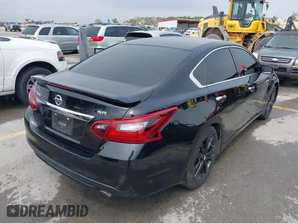✅ 2017 Nissan Altima SV • VIN: 1N4AL3AP4HC215163 • Lot: 41972238. Listed on IAAI with 147,627 mi. Free auction sales archive from the USA and detailed vehicle history report at DreamBid. Image 4.