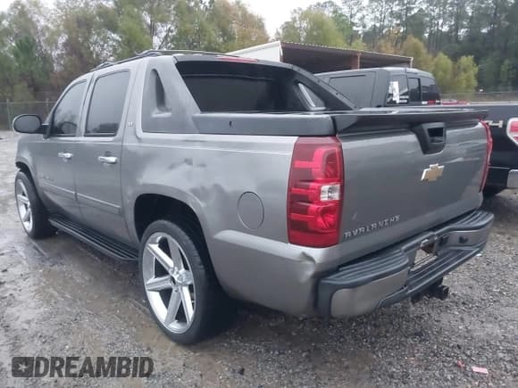 ✅ 2007 Chevrolet Avalanche LTZ • VIN: 3GNEC12J27G255514 • Lot: 43827120. Listed on IAAI with 401,352 mi. Free auction sales archive from the USA and detailed vehicle history report at DreamBid. Image 3.