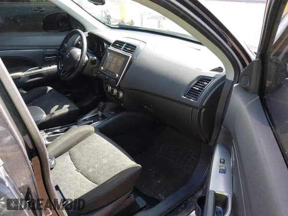 ✅ 2020 Mitsubishi Outlander ES • VIN: JA4AR3AU8LU028620 • Lot: 42176148. Listed on IAAI with 84,100 mi. Free auction sales archive from the USA and detailed vehicle history report at DreamBid. Image 5.