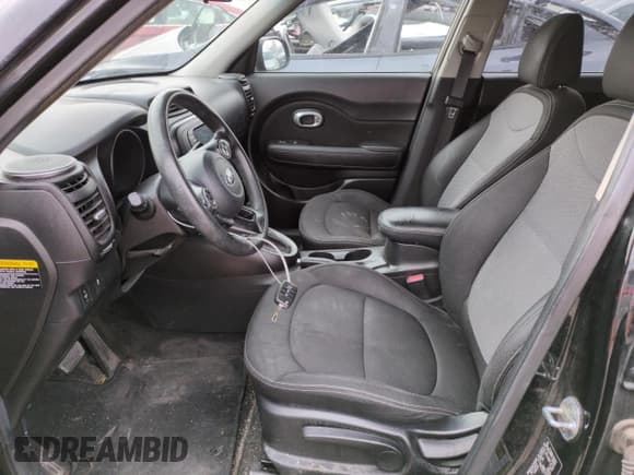 ✅ 2017 Kia Soul + • VIN: KNDJP3A57H7446631 • Лот: 49828515. Опубликован ранее на Copart с пробегом 84 722 миль. Бесплатный доступ к архиву аукционных продаж из США и подробный отчёт об истории автомобиля на DreamBid. Изображение 7.