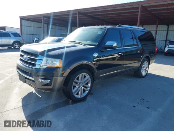 ✅ 2017 Ford Expedition Max XLT • VIN: 1FMJK1HT6HEA25045 • Lot: 43315477. Wystawiony na IAAI z przebiegiem 129 199 mil. Bezpłatny archiwum sprzedaży aukcyjnych z USA i szczegółowy raport historii pojazdu na DreamBid. Zdjęcie 17.