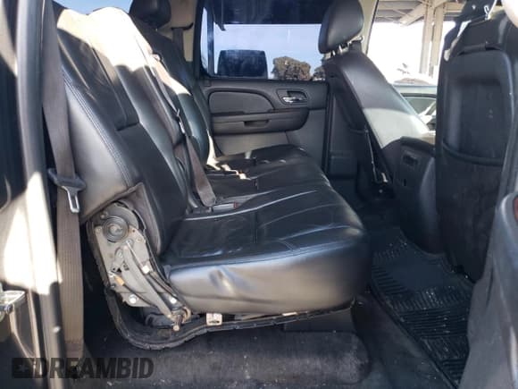 ✅ 2010 Chevrolet Suburban LT • VIN: 1GNUCJE03AR161924 • Lot: 81115524. Wystawiony na Copart z przebiegiem 215 999 mil. Bezpłatny archiwum sprzedaży aukcyjnych z USA i szczegółowy raport historii pojazdu na DreamBid. Zdjęcie 11.