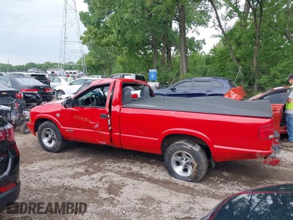 ✅ 2000 Chevrolet S-10 LS • VIN: 1GCCS14WXYK152055 • Лот: 42341006. Опубликован ранее на IAAI с пробегом 153 424 миль. Бесплатный доступ к архиву аукционных продаж из США и подробный отчёт об истории автомобиля на DreamBid. Изображение 14.