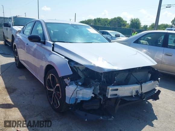 ✅ 2024 Nissan Altima SR • VIN: 1N4BL4CW5RN387996 • Лот: 42987059. Опубликован ранее на IAAI с пробегом 15 851 миль. Бесплатный доступ к архиву аукционных продаж из США и подробный отчёт об истории автомобиля на DreamBid. Изображение 1.