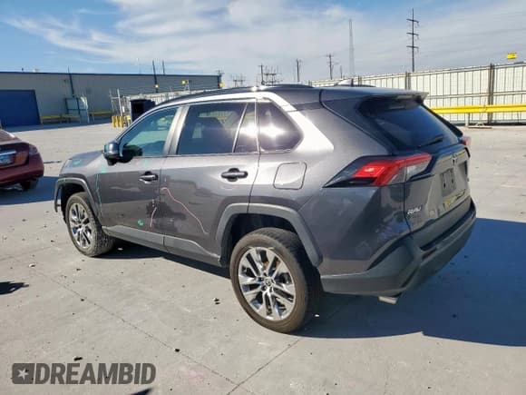 ✅ 2021 Toyota RAV4 XLE Premium • VIN: 2T3C1RFV2MC170896 • Lot: 91073115. Listed on Copart with 45,510 mi. Free auction sales archive from the USA and detailed vehicle history report at DreamBid. Image 2.