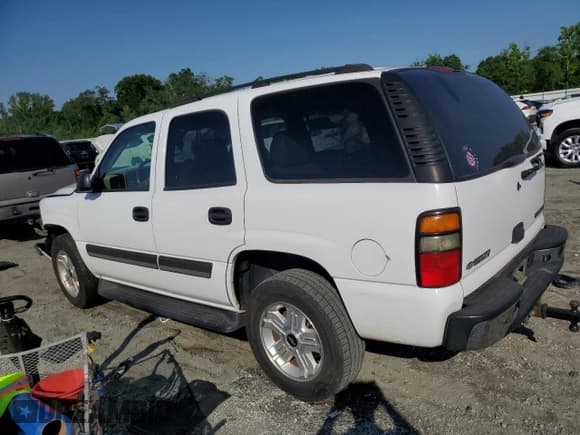 ✅ 2005 Chevrolet Tahoe LS • VIN: 1GNEC13V65R149100 • Лот: 61179975. Опубликован ранее на Copart с пробегом 283 123 миль. Бесплатный доступ к архиву аукционных продаж из США и подробный отчёт об истории автомобиля на DreamBid. Изображение 2.