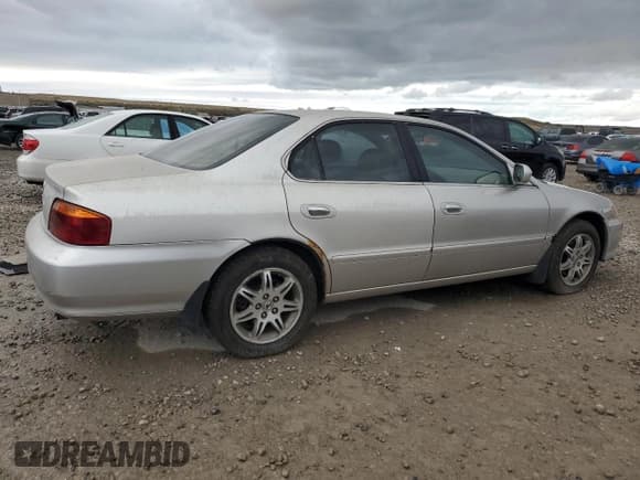 ✅ 1999 Acura TL • VIN: 19UUA5647XA052351 • Лот: 90134105. Опубликован ранее на Copart с пробегом 211 111 миль. Бесплатный доступ к архиву аукционных продаж из США и подробный отчёт об истории автомобиля на DreamBid. Изображение 3.