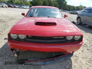 ✅ 2013 Dodge Challenger R/T Plus • VIN: 2C3CDYBT2DH548949 • Lot: 74070414. Wystawiony na Copart z przebiegiem 105 879 mil. Bezpłatny archiwum sprzedaży aukcyjnych z USA i szczegółowy raport historii pojazdu na DreamBid. Zdjęcie 5.