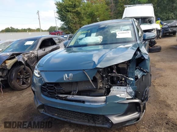 ✅ 2025 Honda HR-V LX • VIN: 3CZRZ2H35SM774293 • Лот: 43188459. Опубликован ранее на IAAI с пробегом 3 450 миль. Бесплатный доступ к архиву аукционных продаж из США и подробный отчёт об истории автомобиля на DreamBid. Изображение 13.