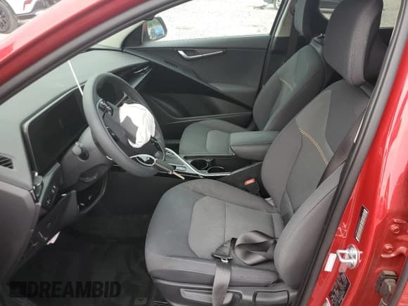 ✅ 2024 Kia Niro LX • VIN: KNDCP3LE0R5137117 • Лот: 68535415. Опубликован ранее на Copart с пробегом 7 496 миль. Бесплатный доступ к архиву аукционных продаж из США и подробный отчёт об истории автомобиля на DreamBid. Изображение 7.