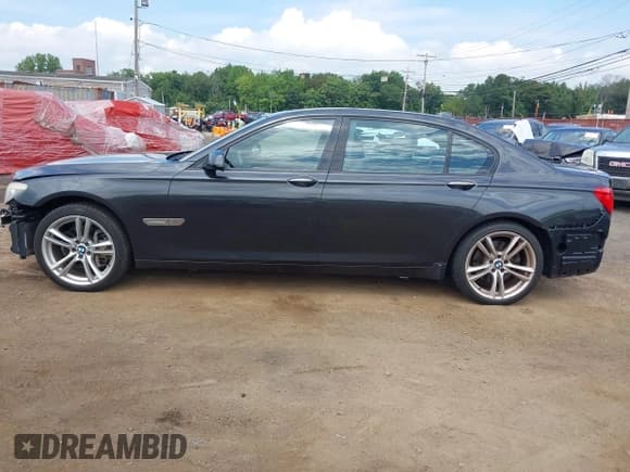 ✅ 2012 BMW 7 Series 740Li • VIN: WBAKB4C50CC575863 • Lot: 42984687. Listed on IAAI with 102,302 mi. Free auction sales archive from the USA and detailed vehicle history report at DreamBid. Image 15.