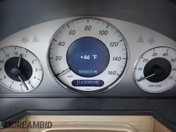 ✅ 2009 Mercedes-Benz E 350 Luxury • VIN: WDBUF87XX9B437411 • Lot: 43726752. Listed on IAAI with 163,080 mi. Free auction sales archive from the USA and detailed vehicle history report at DreamBid. Image 7.