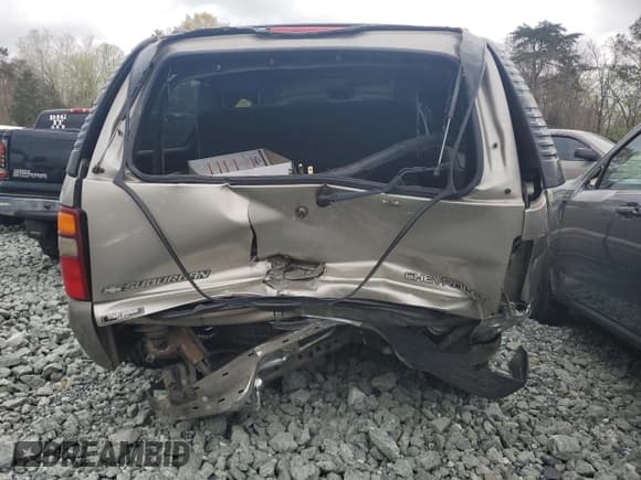 ✅ 2001 Chevrolet Suburban LT • VIN: 3GNFK16T71G165804 • Лот: 51233275. Опубликован ранее на Copart с пробегом Не указан. Бесплатный доступ к архиву аукционных продаж из США и подробный отчёт об истории автомобиля на DreamBid. Изображение 6.