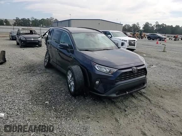 ✅ 2020 Toyota RAV4 XLE Premium • VIN: 2T3C1RFV9LC060619 • Lot: 81641975. Listed on Copart with 52,765 mi. Free auction sales archive from the USA and detailed vehicle history report at DreamBid. Image 13.