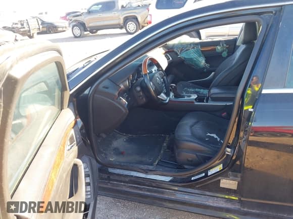 ✅ 2013 Cadillac CTS Premium • VIN: 1G6DP5E32D0102082 • Lot: 43586900. Listed on IAAI with 116,698 mi. Free auction sales archive from the USA and detailed vehicle history report at DreamBid. Image 5.