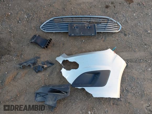 ✅ 2015 Ford C-Max SE • VIN: 1FADP5AU6FL120975 • Lot: 41417168. Wystawiony na IAAI z przebiegiem 101 112 mil. Bezpłatny archiwum sprzedaży aukcyjnych z USA i szczegółowy raport historii pojazdu na DreamBid. Zdjęcie 20.