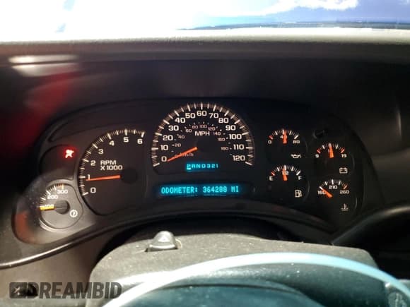 ✅ 2003 Chevrolet Silverado 2500HD LS • VIN: 1GCHC29U03E169549 • Лот: 61552235. Опубликован ранее на Copart с пробегом 364 288 миль. Бесплатный доступ к архиву аукционных продаж из США и подробный отчёт об истории автомобиля на DreamBid. Изображение 9.