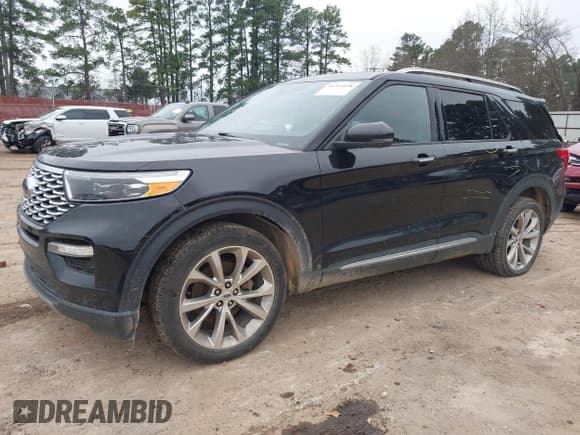✅ 2022 Ford Explorer Platinum • VIN: 1FM5K8HC5NGA35754 • Lot: 41334528. Wystawiony na IAAI z przebiegiem 65 772 mil. Bezpłatny archiwum sprzedaży aukcyjnych z USA i szczegółowy raport historii pojazdu na DreamBid. Zdjęcie 17.