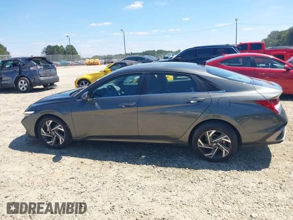 2025 Hyundai Elantra SEL Convenience с VIN KMHLS4DG7SU855176, выставлен на аукционе IAAI как лот 43189664 с пробегом 22 183 миль миль и . История ставок и продаж доступна на DreamBid. Изображение 14.