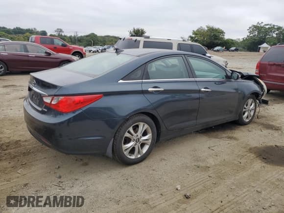 ✅ 2013 Hyundai Sonata SE • VIN: 5NPEC4AC5DH695954 • Lot: 71154224. Listed on Copart with 174,314 mi. Free auction sales archive from the USA and detailed vehicle history report at DreamBid. Image 3.