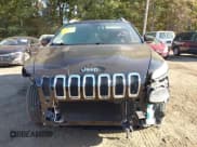 ✅ 2016 Jeep Cherokee Latitude • VIN: 1C4PJMCS5GW175951 • Lot: 43392421. Wystawiony na IAAI z przebiegiem 73 136 mil. Bezpłatny archiwum sprzedaży aukcyjnych z USA i szczegółowy raport historii pojazdu na DreamBid. Zdjęcie 12.