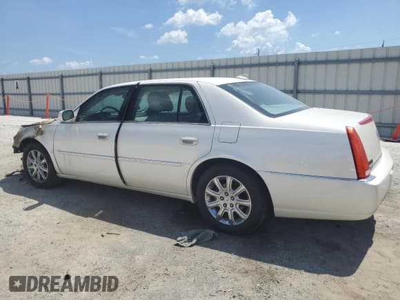 ✅ 2009 Cadillac DTS 1SC • VIN: 1G6KD57Y49U147386 • Lot: 66844215. Wystawiony na Copart z przebiegiem Nie podano. Bezpłatny archiwum sprzedaży aukcyjnych z USA i szczegółowy raport historii pojazdu na DreamBid. Zdjęcie 2.