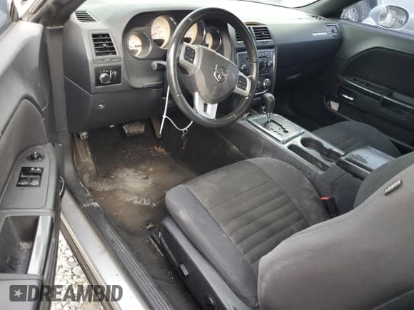 ✅ 2012 Dodge Challenger SXT • VIN: 2C3CDYAG0CH243808 • Lot: 78273994. Wystawiony na Copart z przebiegiem 224 262 mil. Bezpłatny archiwum sprzedaży aukcyjnych z USA i szczegółowy raport historii pojazdu na DreamBid. Zdjęcie 8.