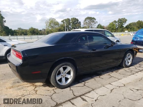 ✅ 2014 Dodge Challenger SXT • VIN: 2C3CDYAGXEH289603 • Lot: 71838614. Wystawiony na Copart z przebiegiem 222 379 mil. Bezpłatny archiwum sprzedaży aukcyjnych z USA i szczegółowy raport historii pojazdu na DreamBid. Zdjęcie 3.