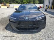 ✅ 2023 BMW i7 xDrive60 • VIN: WBY53EJ08PCL76123 • Лот: 68071765. Опубликован ранее на Copart с пробегом 27 314 миль. Бесплатный доступ к архиву аукционных продаж из США и подробный отчёт об истории автомобиля на DreamBid. Изображение 5.