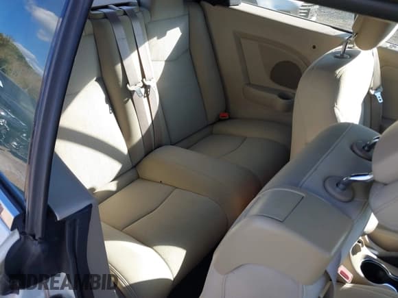 ✅ 2011 Chrysler 200 Touring • VIN: 1C3BC2EG5BN560365 • Lot: 43582081. Wystawiony na IAAI z przebiegiem 72 642 mil. Bezpłatny archiwum sprzedaży aukcyjnych z USA i szczegółowy raport historii pojazdu na DreamBid. Zdjęcie 8.