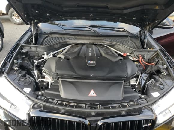 ✅ 2017 BMW X5 M • VIN: 5YMKT6C38H0U39667 • Lot: 92880205. Wystawiony na Copart z przebiegiem 59 931 mil. Bezpłatny archiwum sprzedaży aukcyjnych z USA i szczegółowy raport historii pojazdu na DreamBid. Zdjęcie 12.