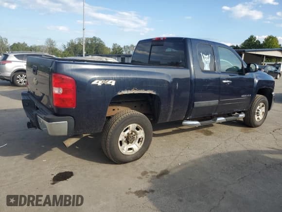 ✅ 2008 Chevrolet Silverado 2500HD 1LT • VIN: 1GCHK29K38E175855 • Lot: 71633335. Wystawiony na Copart z przebiegiem 94 480 mil. Bezpłatny archiwum sprzedaży aukcyjnych z USA i szczegółowy raport historii pojazdu na DreamBid. Zdjęcie 3.