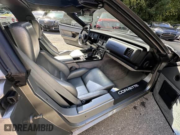 ✅ 1984 Chevrolet Corvette • VIN: 1G1AY0780E5147284 • Лот: 43794559. Опубликован ранее на IAAI с пробегом 30 905 миль. Бесплатный доступ к архиву аукционных продаж из США и подробный отчёт об истории автомобиля на DreamBid. Изображение 10.