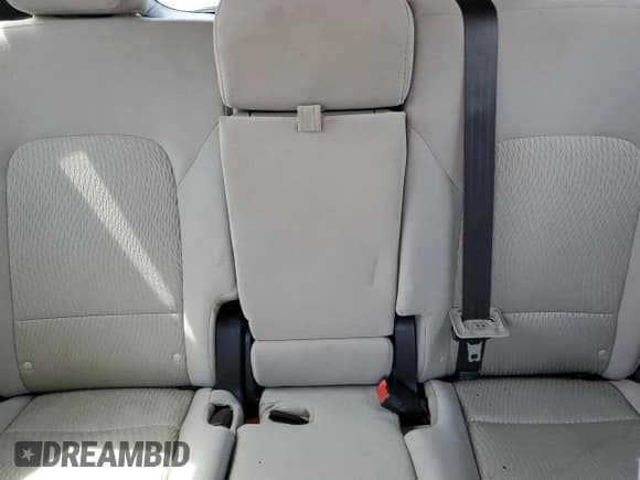 ✅ 2016 Hyundai Santa Fe • VIN: 5XYZT3LB8GG333645 • Lot: 50313703. Wystawiony na Copart z przebiegiem 171 520 mil. Bezpłatny archiwum sprzedaży aukcyjnych z USA i szczegółowy raport historii pojazdu na DreamBid. Zdjęcie 10.