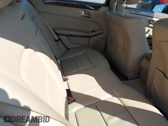 ✅ 2010 Mercedes-Benz E 350 Luxury • VIN: WDDHF8HB9AA245743 • Lot: 42970254. Listed on IAAI with 182,056 mi. Free auction sales archive from the USA and detailed vehicle history report at DreamBid. Image 8.