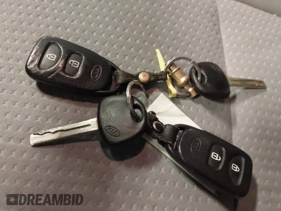 ✅ 2011 Kia Sorento LX • VIN: 5XYKT4A1XBG043952 • Lot: 43626544. Wystawiony na IAAI z przebiegiem 264 721 mil. Bezpłatny archiwum sprzedaży aukcyjnych z USA i szczegółowy raport historii pojazdu na DreamBid. Zdjęcie 11.