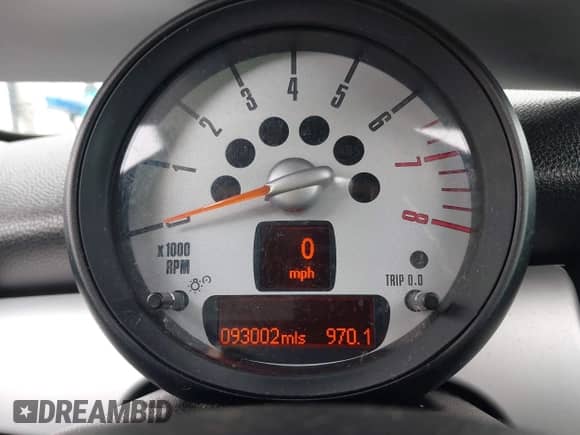 2013 MINI Hardtop with VIN WMWSU3C51DT687156, listed as a IAAI auction lot 42750063 with 93,002 mi miles and . Bid and sale history available at DreamBid. Image 7.