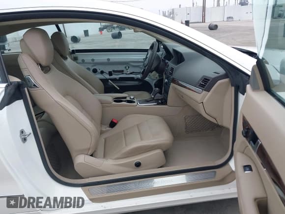 ✅ 2013 Mercedes-Benz E 350 • VIN: WDDKJ5KB9DF200871 • Lot: 42715286. Wystawiony na IAAI z przebiegiem 36 556 mil. Bezpłatny archiwum sprzedaży aukcyjnych z USA i szczegółowy raport historii pojazdu na DreamBid. Zdjęcie 5.