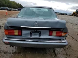 ✅ 1990 Mercedes-Benz 300 SE • VIN: WDBCA24D8LA508779 • Лот: 90486405. Опубликован ранее на Copart с пробегом 120 789 миль. Бесплатный доступ к архиву аукционных продаж из США и подробный отчёт об истории автомобиля на DreamBid. Изображение 6.