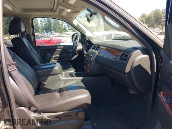 ✅ 2013 Chevrolet Tahoe LT • VIN: 1GNSKBE04DR319031 • Лот: 42854800. Опубликован ранее на IAAI с пробегом 141 844 миль. Бесплатный доступ к архиву аукционных продаж из США и подробный отчёт об истории автомобиля на DreamBid. Изображение 5.