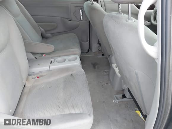✅ 2014 Nissan Quest S • VIN: JN8AE2KP4E9106101 • Lot: 43406155. Wystawiony na IAAI z przebiegiem 135 915 mil. Bezpłatny archiwum sprzedaży aukcyjnych z USA i szczegółowy raport historii pojazdu na DreamBid. Zdjęcie 8.