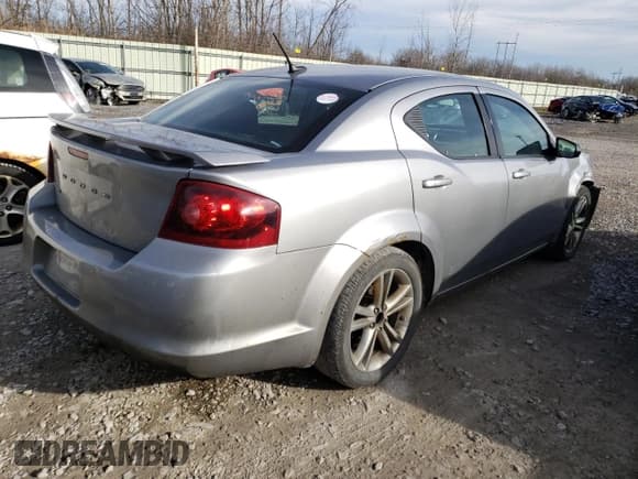 ✅ 2014 Dodge Avenger SE • VIN: 1C3CDZAG1EN174840 • Лот: 79826304. Опубликован ранее на Copart с пробегом 180 381 миль. Бесплатный доступ к архиву аукционных продаж из США и подробный отчёт об истории автомобиля на DreamBid. Изображение 3.
