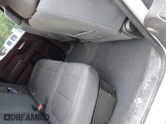 2021 Chevrolet Silverado 1500 LT z VIN 1GCPYDEK3MZ118697, wystawiony jako IAAI lot #43032451 z przebiegiem 59 529 mil mil oraz . Historia ofert i sprzedaży dostępna na DreamBid. Obrazek 8.