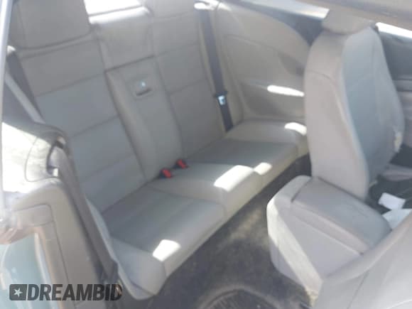 ✅ 2010 Volkswagen Eos • VIN: WVWAA7AH1AV018218 • Лот: 43142624. Опубликован ранее на IAAI с пробегом 264 512 миль. Бесплатный доступ к архиву аукционных продаж из США и подробный отчёт об истории автомобиля на DreamBid. Изображение 8.