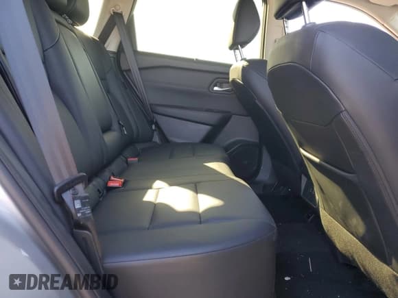 ✅ 2024 Nissan Rogue SV • VIN: JN8BT3BB7RW287352 • Lot: 82623025. Wystawiony na Copart z przebiegiem 7 131 mil. Bezpłatny archiwum sprzedaży aukcyjnych z USA i szczegółowy raport historii pojazdu na DreamBid. Zdjęcie 11.