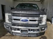 ✅ 2017 Ford F-250 Lariat • VIN: 1FT7W2BT8HEF06447 • Lot: 92582245. Wystawiony na Copart z przebiegiem 214 474 mil. Bezpłatny archiwum sprzedaży aukcyjnych z USA i szczegółowy raport historii pojazdu na DreamBid. Zdjęcie 5.