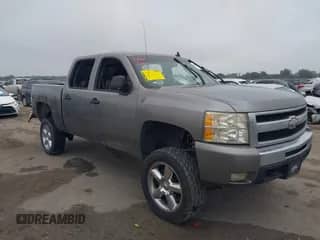 2009 Chevrolet Silverado 1500 LT z VIN 3GCEC23079G159384, wystawiony jako IAAI lot #43089676 z przebiegiem 233 693 mil mil oraz . Historia ofert i sprzedaży dostępna na DreamBid. Obrazek 1.