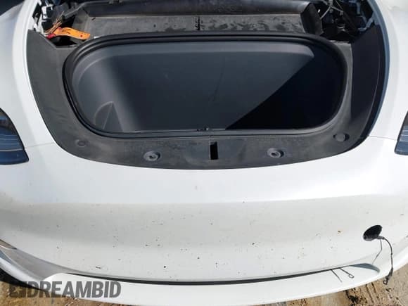 ✅ 2022 Tesla Model Y Long Range • VIN: 7SAYGDEE8NA021164 • Lot: 43483473. Listed on IAAI with 42,531 mi. Free auction sales archive from the USA and detailed vehicle history report at DreamBid. Image 10.