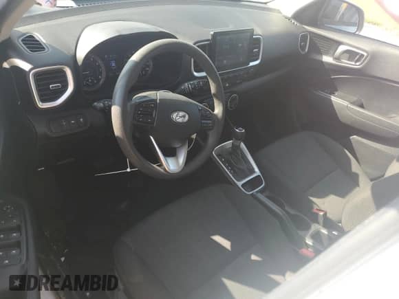2021 Hyundai Venue SE с VIN KMHRB8A33MU094037, выставлен на аукционе Copart как лот 71739834 с пробегом 94 234 миль миль и Списание • Salvage title. История ставок и продаж доступна на DreamBid. Изображение 8.